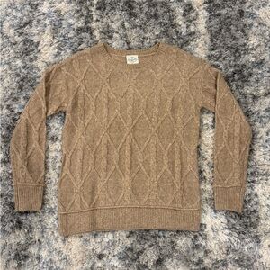 St. John’s Bay Mens tan brown sweater size M cable knit preppy Long Sleeve